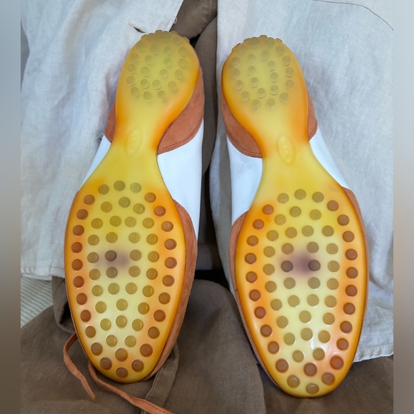 Like new. Adorable Tod's Driving Shoe in White Leather and Orange Suede EU38 - Picture 4 of 5